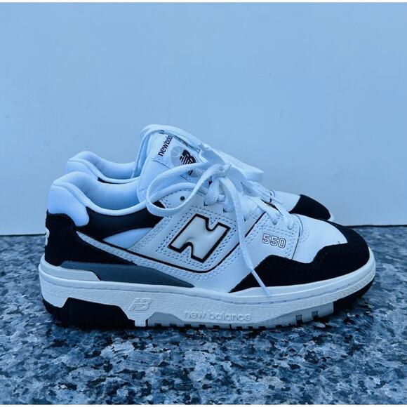 New Balance 550 Shoes Black White Leather Sneakers Men’s 4 / Women’s 5.5